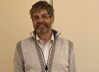 Wolfgang Flach gewinnt das Skat-Turnier im Johanneshaus. Foto: Privat