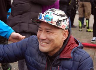 Der Fahrradmechanikermeister und ehemalige Footballer der Düsseldorf Panthers, Byung Kuk Kim, freut sich über den großen Zuspruch. Foto: Oliver Kubanek