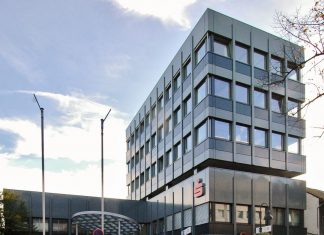 Die Kreissparkasse an der Hauptstraße in Heiligenhaus. Archivfoto: Mathias Kehren