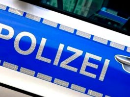Velbert: Junge Männer erbeuten Smartphones Polizeieinsatz im Stadtgebiet. Symbolfoto: Polizei