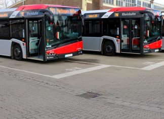 Busse der Rheinbahn stehen im Depot. Foto: André Volkmann