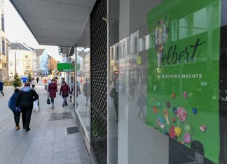 In der Velberter Fußgängerzone, Friedrichstraße 139, sind ab 13. Januar die Tourist-Info und Velbert Marketing zuhause. Foto: Mathias Kehren