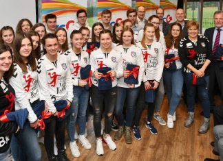 Die Handballerinnen der B-Jugend sind Kreismeister geworden und haben den Aufstieg in die Oberliga geschafft. Foto: Mathias Kehren