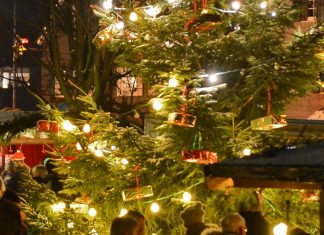 An der Villa Wewersbusch findet am zweiten Adventswochenende ein Weihnachtsmarkt statt. Symbolfoto: Mathias Kehren