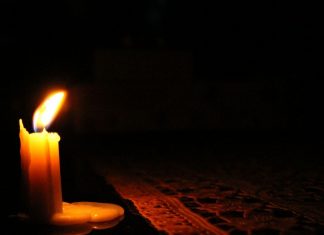 Kerzen sorgen in der Weihnachtszeit für die richtige Atmosphäre - doch sie können auch zu Katastrophen führen. Foto: Symbolbild (pixabay)
