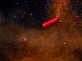 Silvester: Ratinger Verband warnt vor illegalen Böllern Prüfer der Bezirksregierung kontrolieren regelmäßig Verkaufsstellen von Feuerwerkskörpern. Foto: Symbolbild (pixabay)