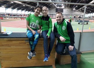 Tanisha Lass und Sydney Minski mit Coach Ingo Gowin. Foto: TuS 08 Lintorf