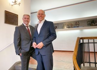 Bürgermeister Michael Beck und MdB Peter Beyer trafen sich zum Gespräch im Rathaus Heiligenhaus. Foto: Büro Peter Beyer