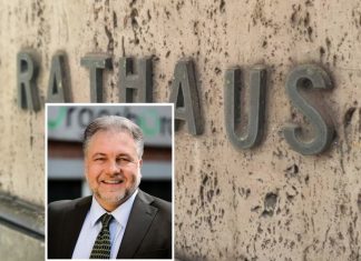 Bürgermeister Thomas Dinkelmann lädt ein zur Sprechstunde. Fotos: Kreisstadt Mettmann; André Volkmann