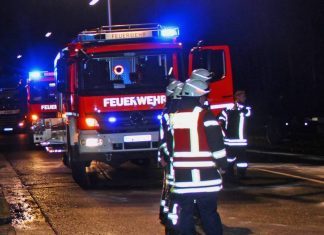Die Ratinger Feuerwehr rückte an die Heiligenhauser Straße im STadtteil Hösel aus. Foto: Polizei
