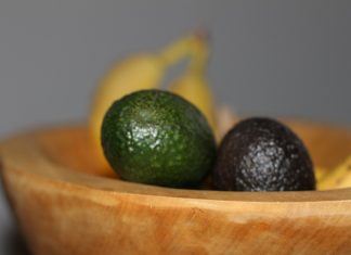 Im Sinne einer ganzheitlichen Ernährungsbildung lernen Kinder Wissenswertes über Lebensmittel und deren Zubereitung. Foto: André Volkmann