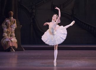 Lauren Cuthbertson tanzt als Prinzessin Aurora in "Dornröschen". Foto: Tristram Kenton