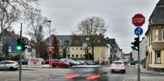 Die Oststraße, hier die Kreuzung Grünstraße, wird nocheinmal gesperrt. Archivfoto: Mathias Kehren