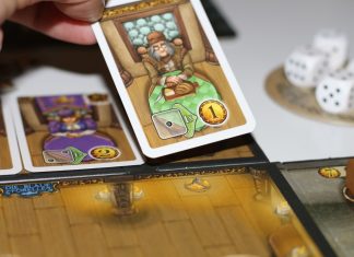 Das Brettspiel "Tavernen im tiefen Thal" von Wolfgang Warsch liegt auf dem Tisch. Foto: Volkmann