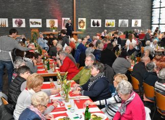 Die Vesperkirche wird täglich von rund 350 Menschen besucht. Foto: Mathias Kehren