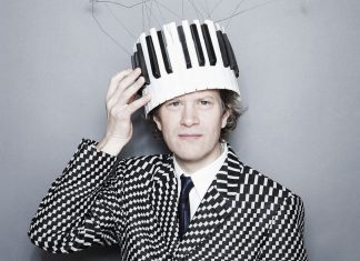 Django Bates gatiert in der Essener Philharmonie. Foto: Nick White