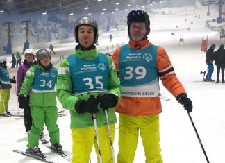 Lebenshilfe-Athlet Alexander Fleckenstein mit seinem Unified-Partner bei der Vorbereitung auf den nächsten Special Olympics-Wettbewerb. Foto: Steinbrücker