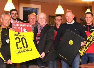 Die Vertreter der beiden Fußballvereine freuen sich auf die Zusammenarbeit zugunsten der Fußballtalente der Region. Foto: André Volkmann