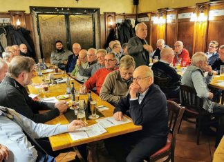 Der Velberter Männerchor bei seiner Jahreshauptversammlung. Foto: privat