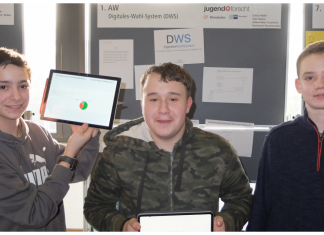 Wurden ausgezeichnet: Enrico Welke (15), Yvan Raulin (12) und Alexandros Feuerstein (13). Foto: Sternwarte Neanderhöhe Hochdahl