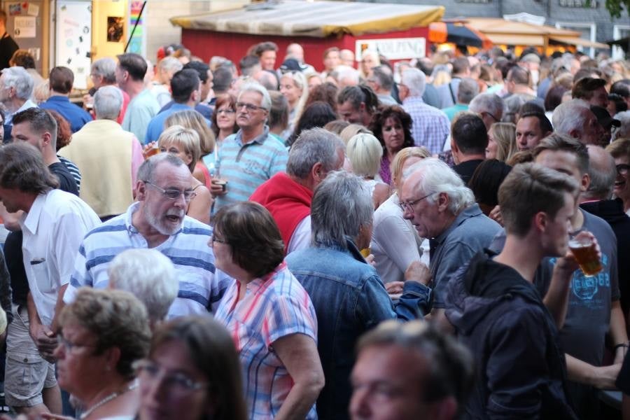 Das Heimatfest lockt viele Besucher auf dem historischen Marktplatz. Foto: André Volkmann
