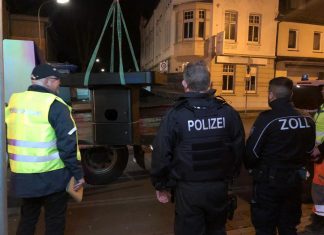 Polizei, Zoll und Ordnungsamt waren gemeinsam in Haan im Einsatz. Foto: Polizei