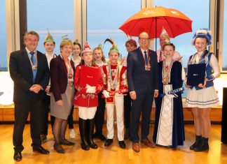Prinzessin Nele I. und Prinz Jonas II. im Landtag. Foto: Landtag NRW / Bernd Schälte