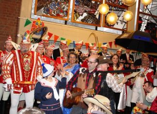 Die Stimmung war ausgelassen auf der traditionellen Karnevalssitzung der Mettmanner Kreisvereinigung der Lebenshilfe. Foto: Lebenshilfe Kreisvereinigung Mettmann