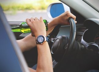 "Wer fährt, trinkt nicht und wer trinkt, fährt nicht", ruft die Kreisverkehrswacht aus. Symbolfoto: pixabay