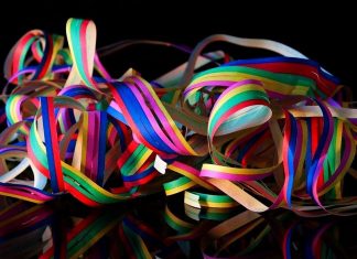 Tickets für die närrische Ratssitzung am Karnevalssonntag sind kostenfrei erhältlich. Foto: Symbolbild (pixabay)