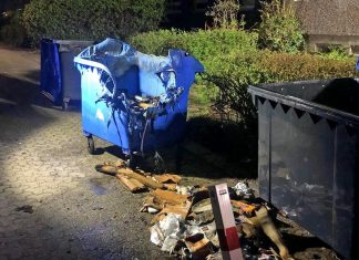 Der abgebrannte Container an der Charlottenburger Straße. Foto: Polizei