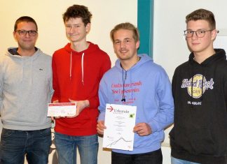 Jan-Philipp van Laak, Justin Rose und Malte Wodtke freuen sich über ihre Auszeichnungen. Foto: HHG