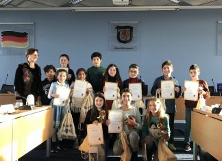 Zum ersten Mal konnten Schülerinnen und Schüler sich bei einem mehrsprachigen Vorlesewettbewerb beweisen. Foto: Kreis ME