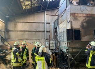 In einer Getreidetrocknungsanlage auf einem Bauernhof in Düsseldorf-Hubbelrath hat es gebrannt. Foto: Feuerwehr Ratingen