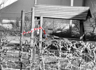 Ein gesperrter Spielplatz Foto: André Volkmann/Symbolbild