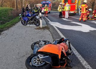 Auch der 20-jährige Fahrer dieses Motorrads wurde schwer verletzt. Foto: Polizei