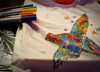Es findet ein Kindersachen-Trödelmarkt statt. Symbolfoto: pixabay