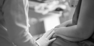 Ein Senior aus Haan ist infolge der Coronavirusinfektion verstorben. Foto: pixabay