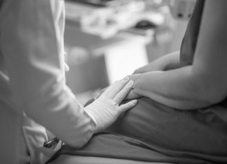 Ein Senior aus Haan ist infolge der Coronavirusinfektion verstorben. Foto: pixabay