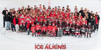 Mit ihren bisherigen Trainern wollen die jungen Ice Aliens in der nächsten Spielzeit Erfolge feiern. Foto: Ice Aliens