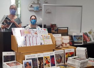 Während der Schließzeit sind die vom Kreis der Freunde der Stadtbücherei e.V. finanzierten neuen Bücher der Sachgruppe Kunst eingearbeitet worden und stehen nun zur Ausleihe bereit. Foto: privat