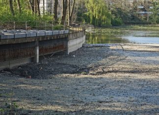 An diesem Fischteich in Erkrath ereigenete sich die Tat. Foto: Polizei