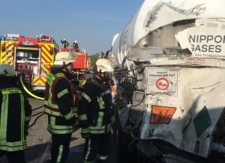 Auf der A 46 in Fahrtrichtung Düssledorf hat sich ein schwerer Unfall ereignet. Foto: Feuerwehr Haan