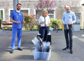 160 Visiere hat die GLW an das Helios-Klinikum Niederberg übergeben. Foto: Helios