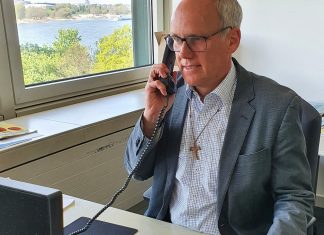 Der Landtagsabgeordnete Martin Sträßer hat Fragen von Bürgerinnen und Bürgern bei einer Telefonsprechstunde beantwortet. Foto: Büro Sträßer