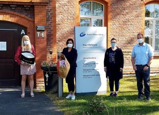 Am 22. April durfte die Sportkoordinatorin des TuS 08 Lintorf, Sabrina Schmitz, die genähten Masken den Wohngemeinschaften für demenzerkrankte Menschen des Haus Bethesda sowie dem Fliedner Krankenhaus in Lintorf überreichen. Foto: TuS 08 Lintorf