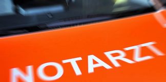 Velbert: Zusammenstoss zwischen Pedelec- und Motorradfahrer Bei Verdacht auf Herzinfarkt oder Schlaganfall sollte auch in der Corona-Krise sofort ein Notarzt gerufen werden. Symbolfoto: Mathias Kehren
