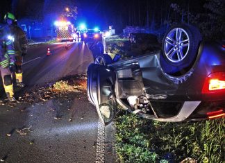 Der Audi der 18-Jährigen kam ins Schleudern und überschlug sich. Foto: Polizei