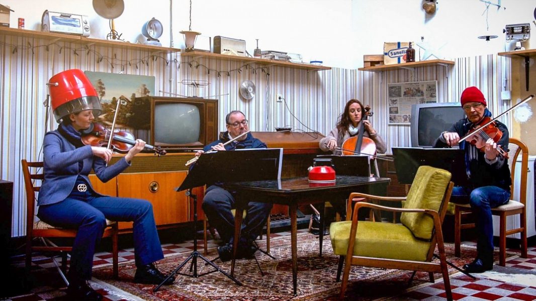 Wuppertaler_Sinfonie_2 Das Sinfonieorchester Wuppertal spielt Beethoven in der Stromhistorischen Sammlung der WSW im Umspannwerk Wupperfeld in Wichlinghausen. Eva Högel (Violine), Udo Mertens (Flöte), Vera Milićević (Violoncello) und Matthias Neumann (Viola). Foto: WSW