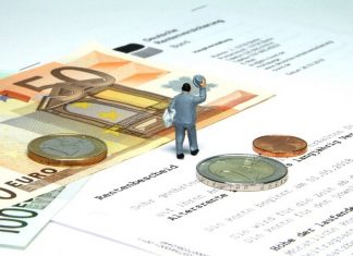 Die Deutsche Rentenversicherung nimmt Anträge weiterhin entgegen und berät telefonisch. Foto: pixabay